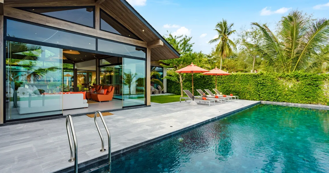 Luxury villas on Samui 5 Bedroom Beachfront Villas in Baan Talay swimming pool