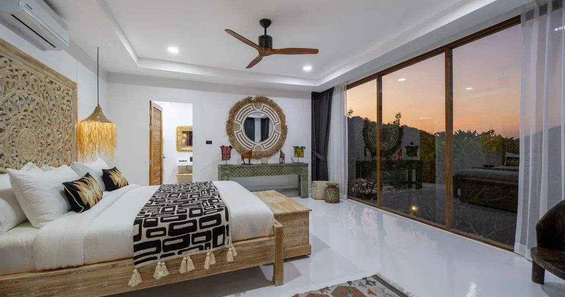 Authentik Villa bedroom with sunset view