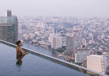 Four Seasons Private Residences Bangkok - Infinity Pool