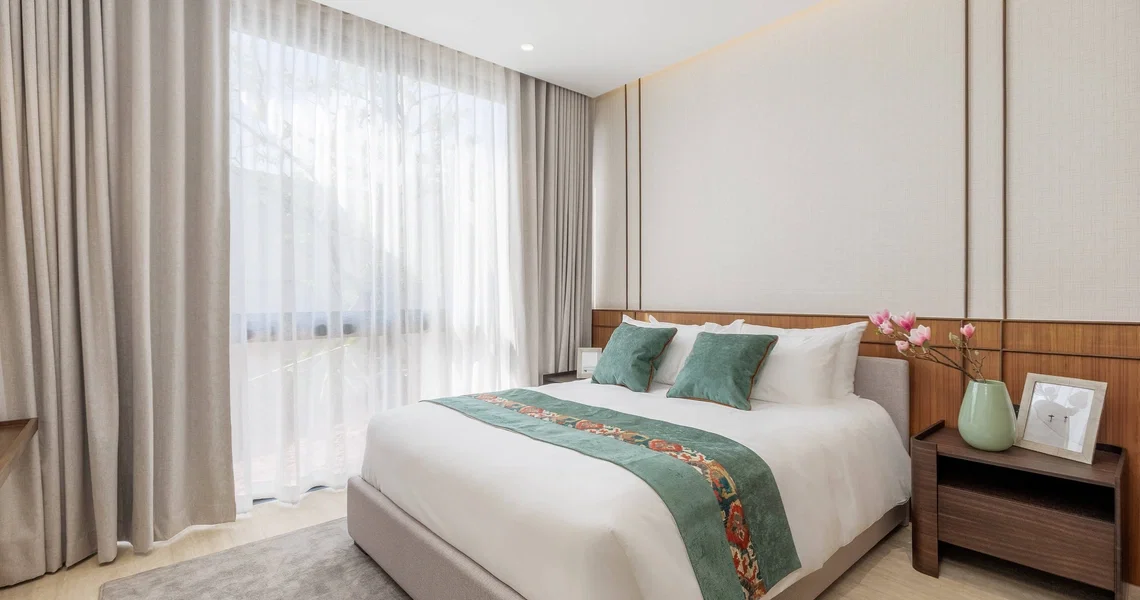 SERRANA Lakefront - bedroom