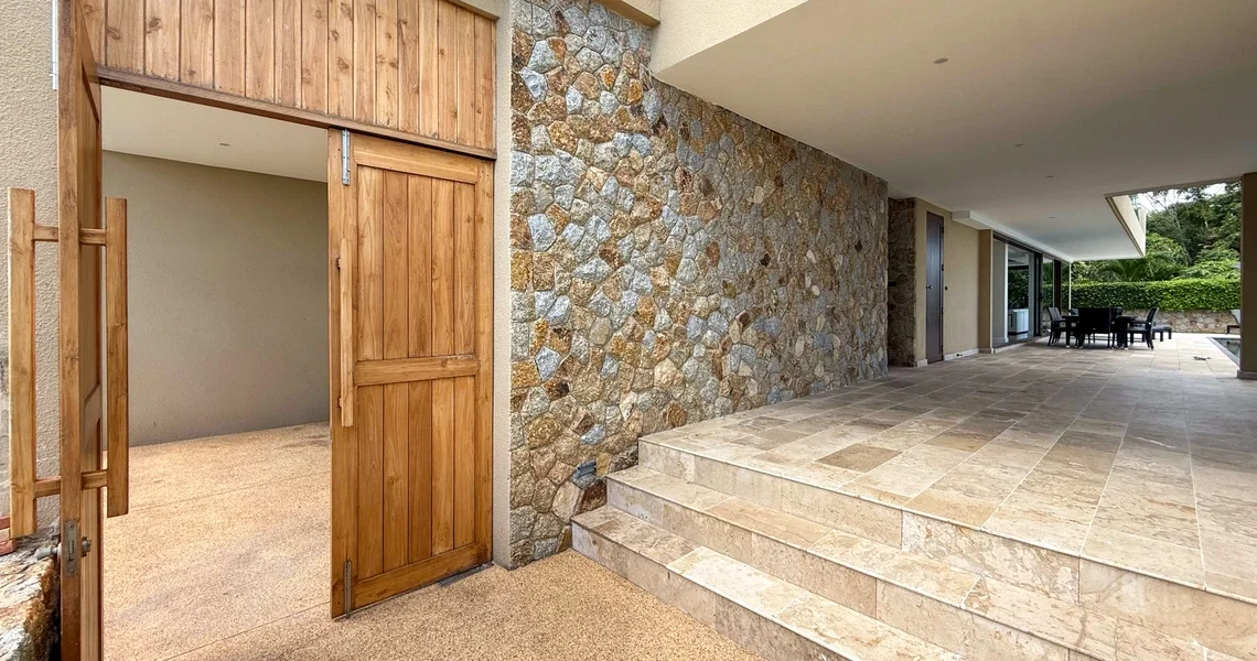 Rockwater Villa Enam- Parking