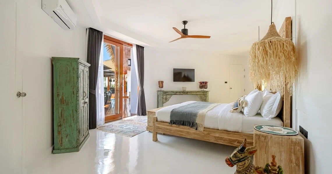 Authentik Villa bedroom