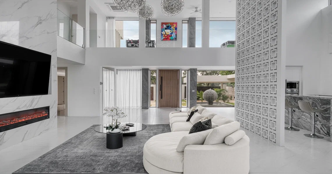 Laguna Homes - living room