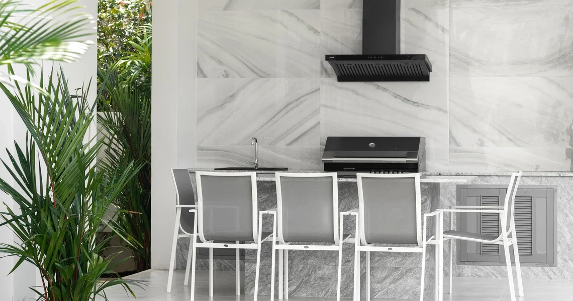 Laguna Homes - dinign room