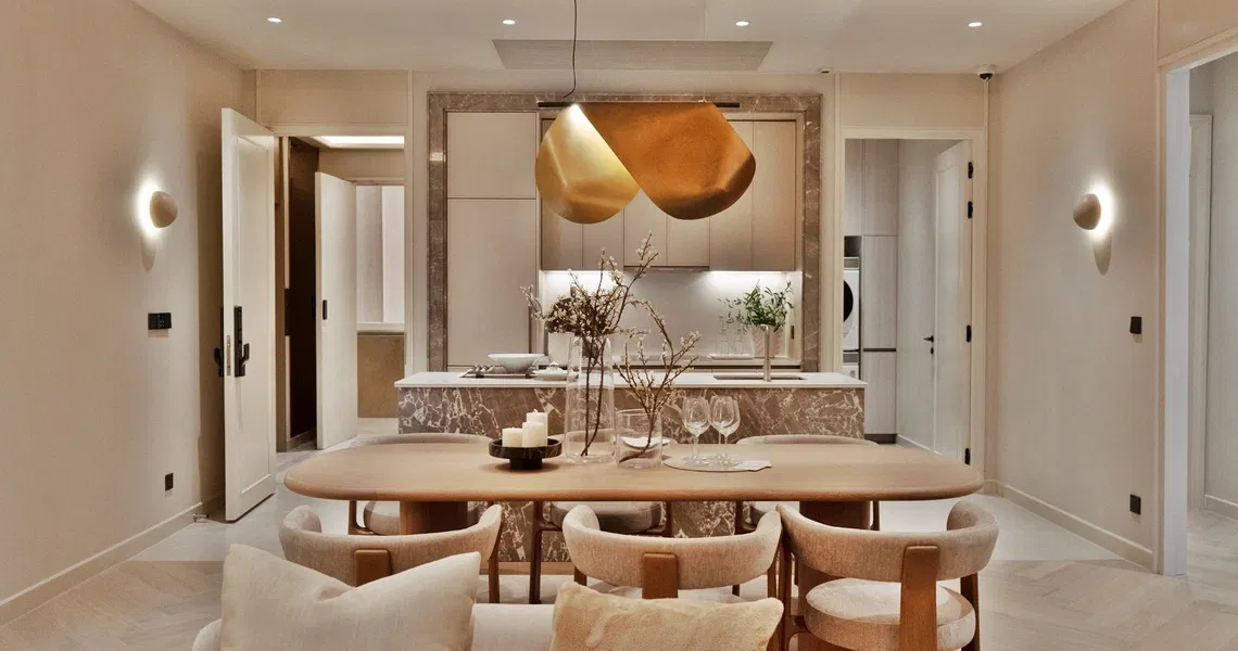 STILL Sukhumvit 20-Dining table