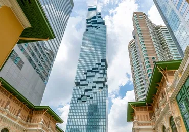 The Ritz-Carlton Residences Bangkok - building as seen from the street