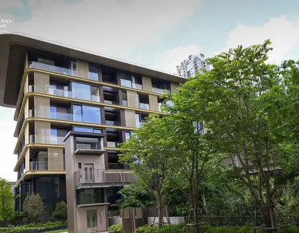 Mulberry Grove Sukhumvit Luxury Condo - building