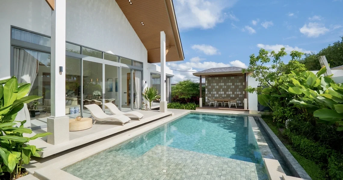 Erawana Creek - pool exterior
