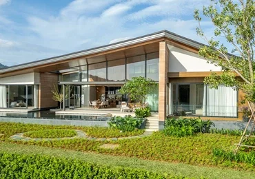 SERRANA Lakefront - exterior