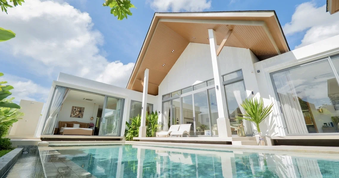 Erawana Creek - pool exterior