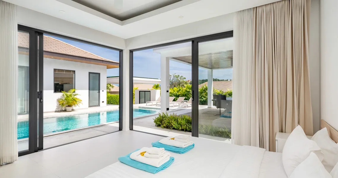 Hideway Villa Samui - bedroom in a pavilion next to sala