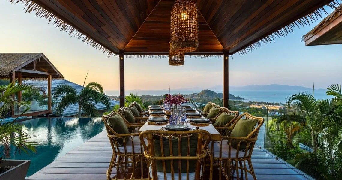 Authentik Villa outdoor dining