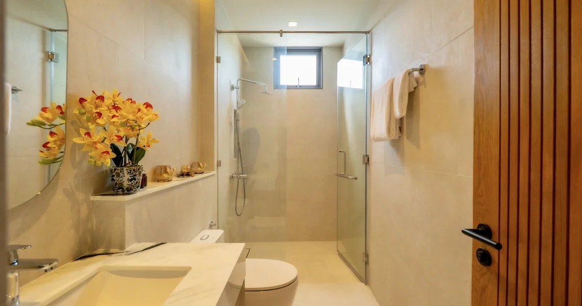 Erawana Creek - shower