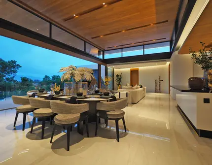Botanica Ocean Valley - Night time dining table