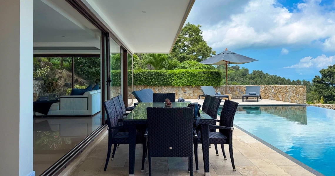 Rockwater Villa Enam- Dinning table