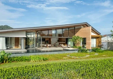 SERRANA Lakefront - exterior