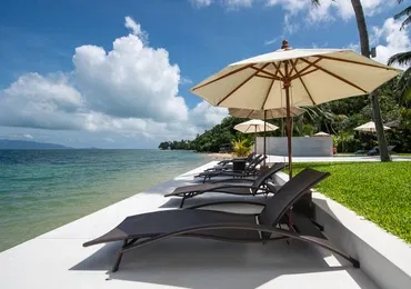 Samui Beachfront Villa Chi - beach sun deck