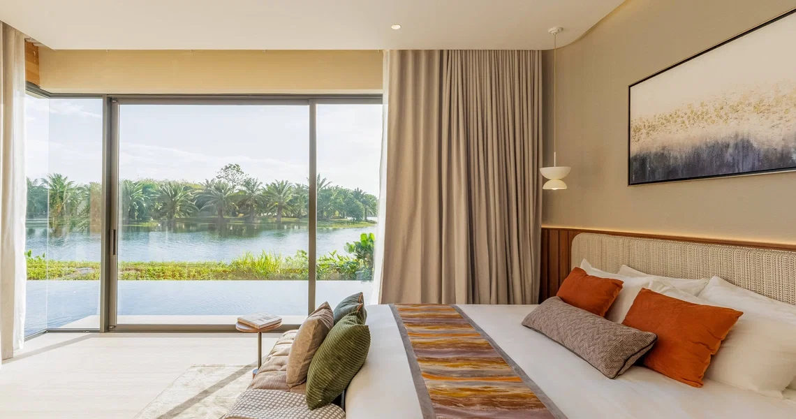 SERRANA Lakefront - bedroom