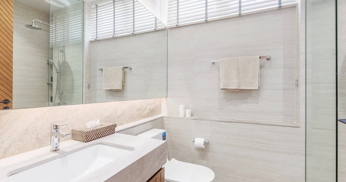 SERRANA Lakefront - bathroom