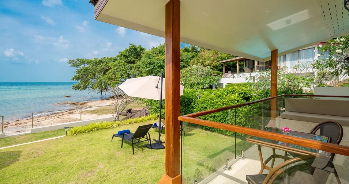 Indu Cocoon deck with sea view